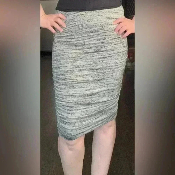 Splendid Side Ruched Skirt - Picture 6 of 8